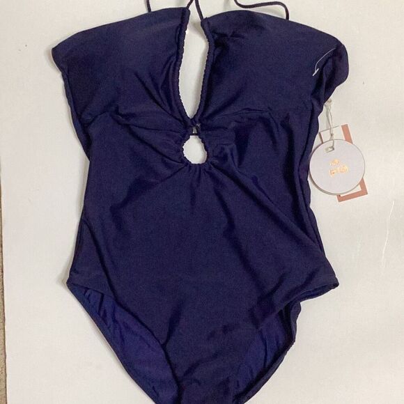 New. Pilyq navy plunge one piece. Small retails $154 - Picture 9 of 11